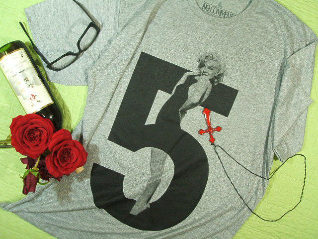 }sVc@jTCY@YsVc@}[̂sVc@Marilyn Tshirt