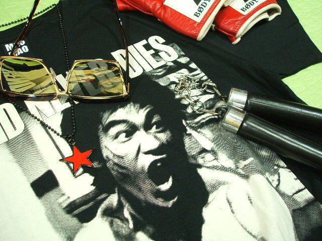 u[X[̂sVc@Bruce lee Tshirt@TVc@RhS