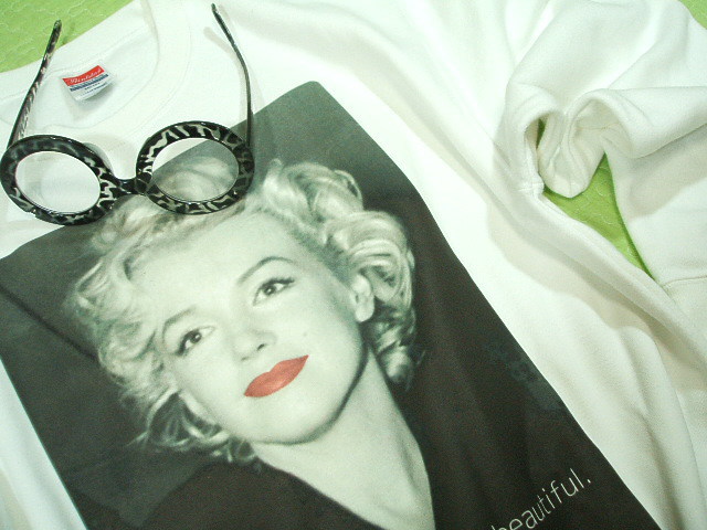 @XEFbg@g[i[@}̃g[i[@XEFbg@}[̂sVc@Marilyn Tshirt