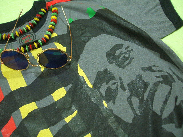 {uE}[[̂sVc@{u}[[sVc@Bob Marley T-shirt