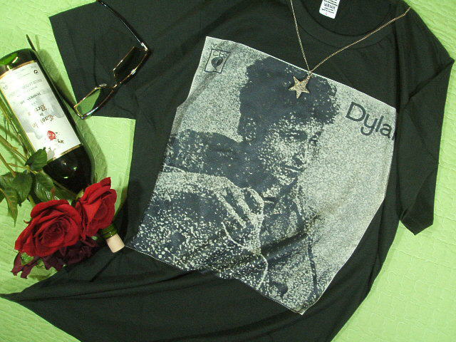 {uEfB̂sVc@BOB DYLAN Tshirt