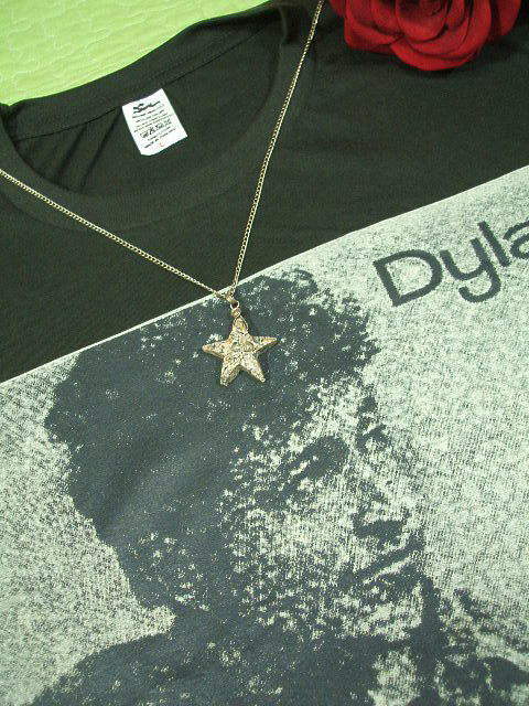 {uEfB̂sVc@BOB DYLAN Tshirt