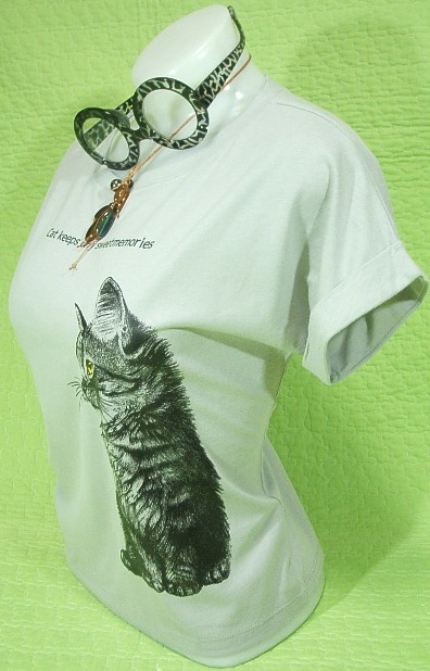 fB[XsVc@L@TCY@lR̂sVc@LsVc@T-shirt Cat@LbgsVc