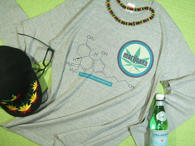 KŴsVc@@}t@îsVc@MARIJUANA Tshirt@喃sVc