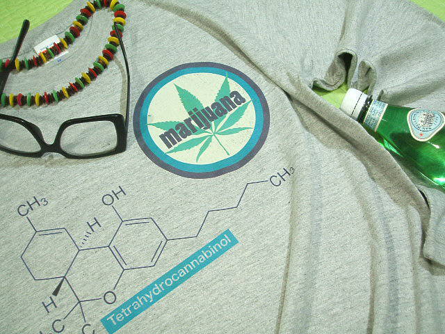 KŴsVc@@}t@îsVc@MARIJUANA Tshirt@喃sVc