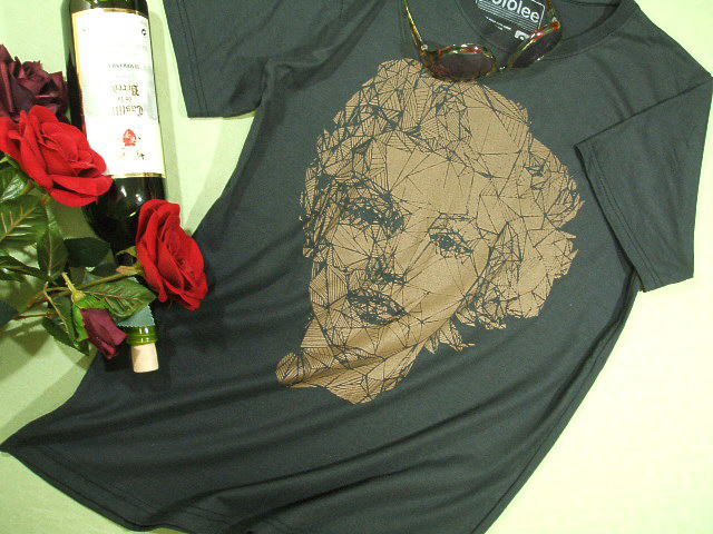 }sVc@}[̂sVc@Marilyn Tshirt