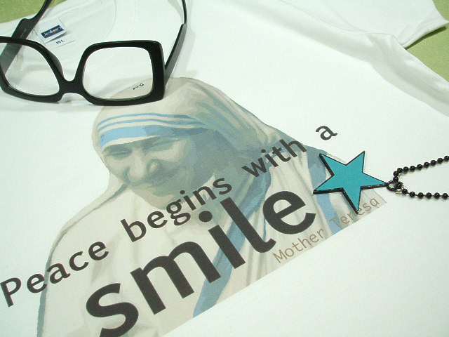 }U[eT̂sVc@Mother Teresa T-shirts