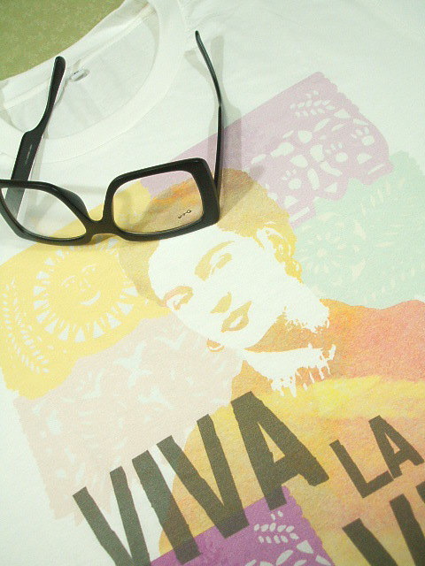 Frida Kahlo T-shirt@t[_J[̂sVc@t[_sVc