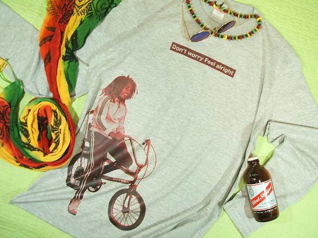 {u}[[sVc@T@t[_t@C^[@{uT@Bob Marley T-shirt@X^@{uE}[[̒sVc