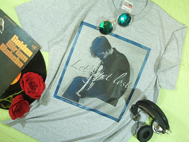 JAZZ `FbgExCJ[TVc@WY~[WVTVc@WYgybg@WYTVc@bcQbgXg@CHET BAKER T-shirt