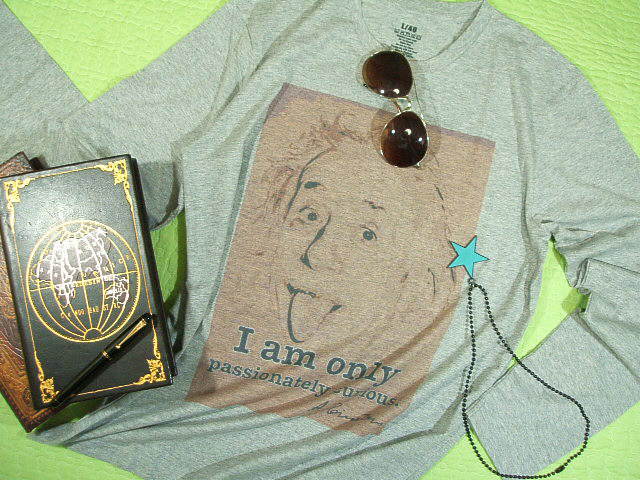 sVc@@T@AxgEACV^ĈsVc@ΐ_@E-MC2@Albert Einstein T-shirt