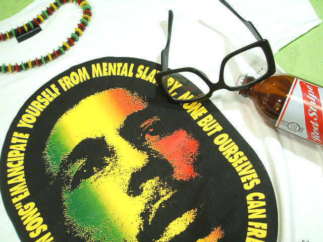 �{�u�}�[���[�s�V���c�@Bob Marley T-shirt�@���X�^�@���Q�G�@�{�u�E�}�[���[�̂s�V���c