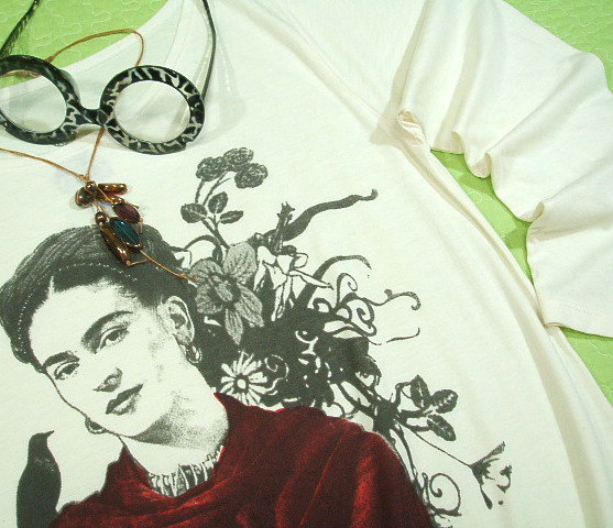 t[_J[̂sVc@@@Frida Kahlo T-shirt