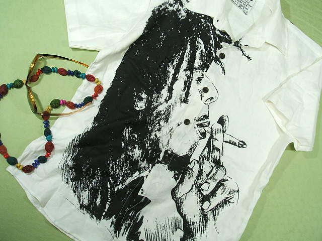 {uE}[[̖tVc@{u}[[sVc@Bob Marley T-shirt