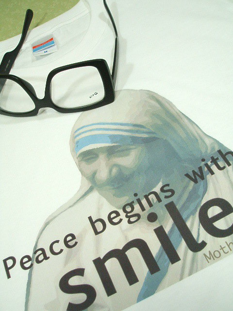 }U[eT̂sVc@Mother Teresa T-shirts