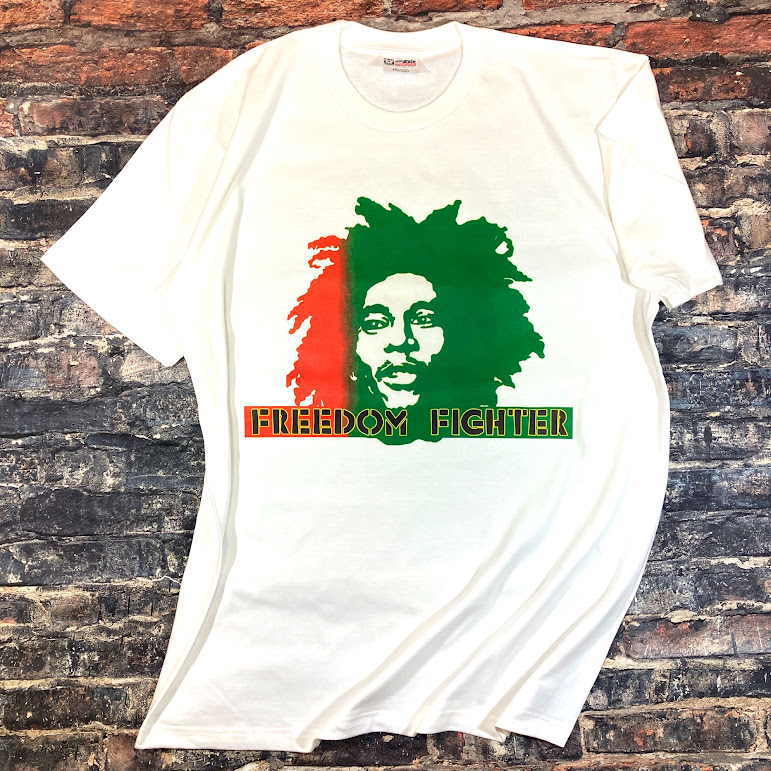 ボブマーリーＴシャツ　オーバーサイズ　Bob Marley T-shirt　ラスタTシャツ　ビッグサイズ　レゲエTシャツ　キングサイズ　ボブ・マーレーのＴシャツ